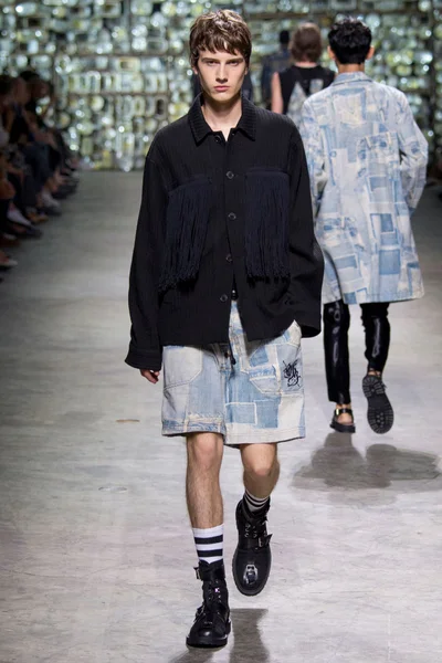 Look 39
